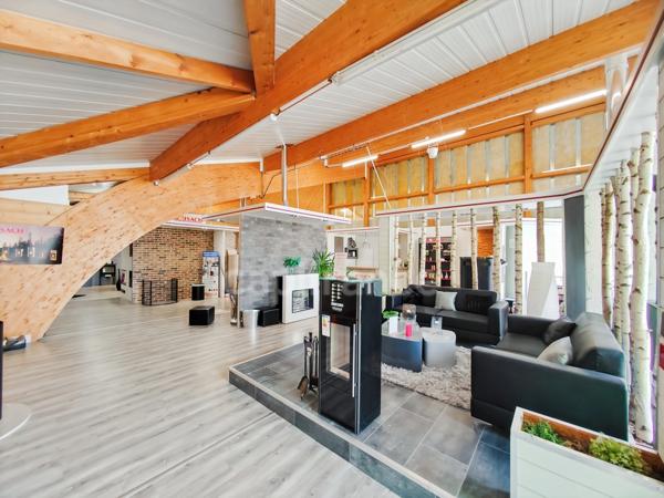 A vendre à Lux Dpt (71) Local commercial de 366 m² et bureaux