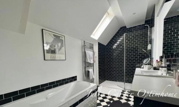 Jolie maison d'architecte de 160 m2 avec piscine