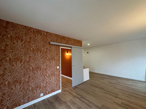 Appartement Type 2 refait à neuf Rochefort 41.91 m2