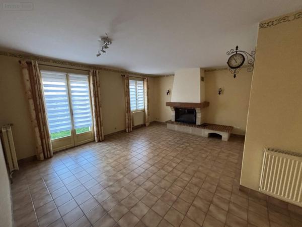 Maison à vendre à Bessé-sur-Braye dans la Sarthe (72310), ref : 101/1961