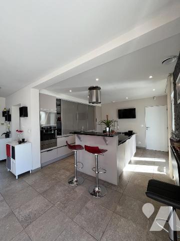 Proche Uzès, Villa avec belles prestations