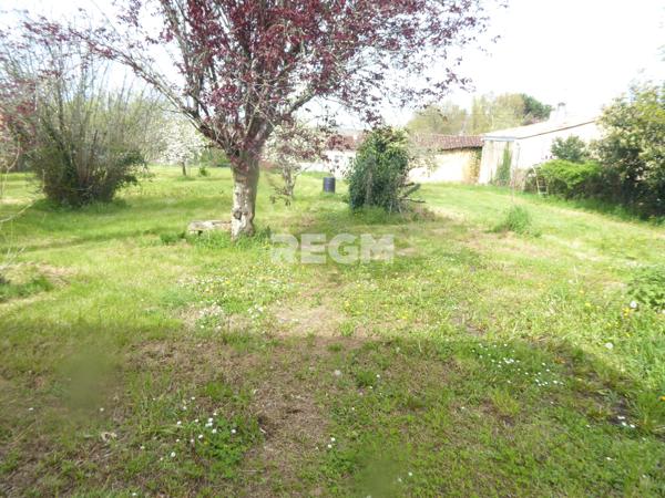 Ribérac (24600) Maison au calme avec terrain de 2000 m² sise à Ribérac à 2 kilomètres du centre Ville et écoles jusqu'au Lycée