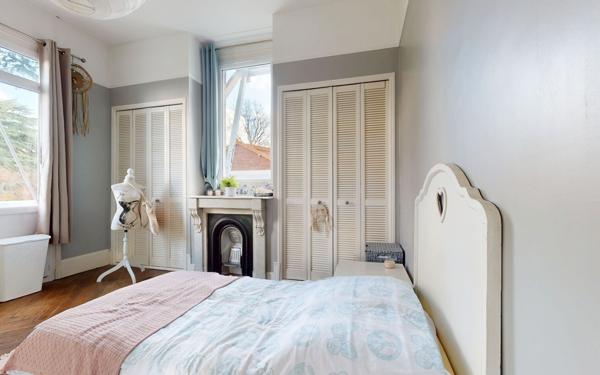 Maison à vendre    5 pièces •  Saint-Laurent-de-Brèvedent