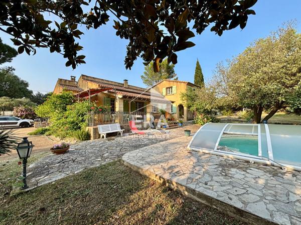 Maison à Castillon Du Gard 6 pièces 154m² - 4 chambres - Garage - piscine - dépendances