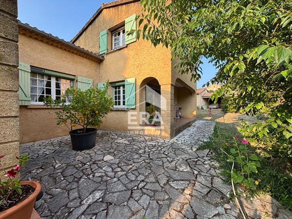 Maison à Castillon Du Gard 6 pièces 154m² - 4 chambres - Garage - piscine - dépendances