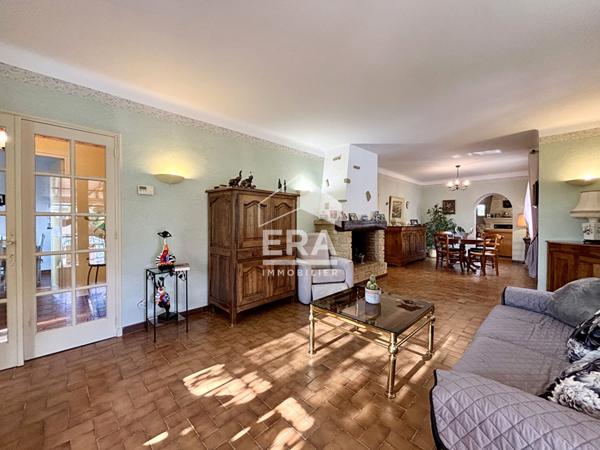 Maison à Castillon Du Gard 6 pièces 154m² - 4 chambres - Garage - piscine - dépendances