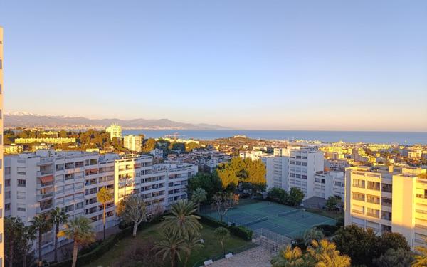 Appartement à vendre    3 pièces •  Antibes