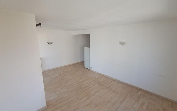 Appartement à vendre    3 pièces •  Antibes
