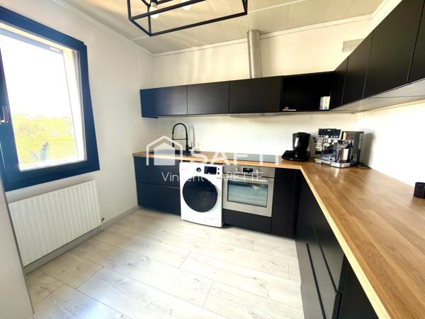 Le bonheur d'une maison familiale commence ici, avec un jardin, de beaux volumes et un environnement calme où chacun trouvera naturellement sa place.