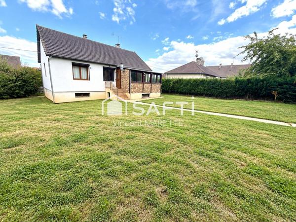 Le bonheur d'une maison familiale commence ici, avec un jardin, de beaux volumes et un environnement calme où chacun trouvera naturellement sa place.