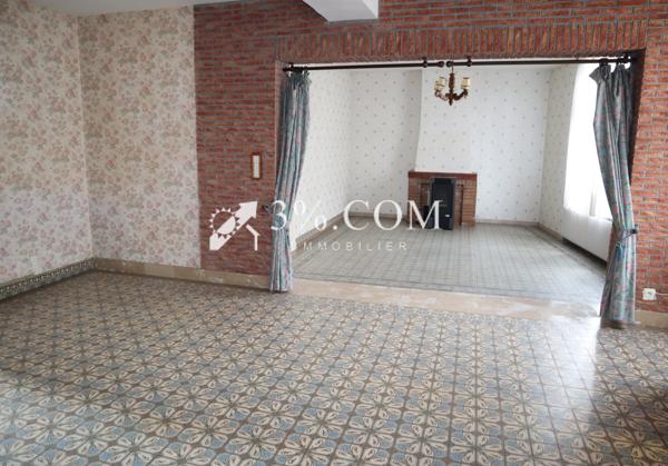 Maison
                                                                                                                                                                                                                                                                                                                        8 pièce(s)                                                                                                                                                                                                          5 chambre(s)                                                                                                                                                                                                          206  m²