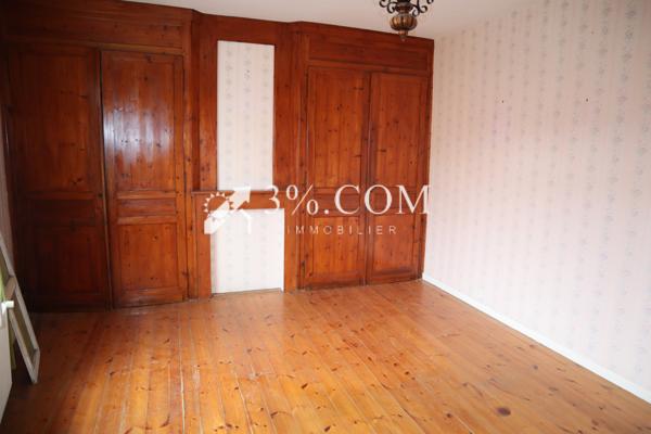 Maison
                                                                                                                                                                                                                                                                                                                        8 pièce(s)                                                                                                                                                                                                          5 chambre(s)                                                                                                                                                                                                          206  m²