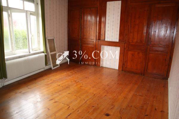 Maison
                                                                                                                                                                                                                                                                                                                        8 pièce(s)                                                                                                                                                                                                          5 chambre(s)                                                                                                                                                                                                          206  m²