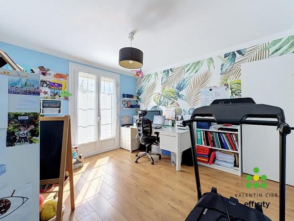 Maison
         6 pièces
        - 138 m² Exclusivité 369 900 €*