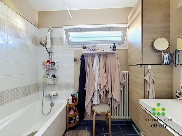 Maison
         6 pièces
        - 138 m² Exclusivité 369 900 €*