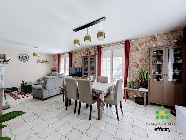 Maison
         6 pièces
        - 138 m² Exclusivité 369 900 €*