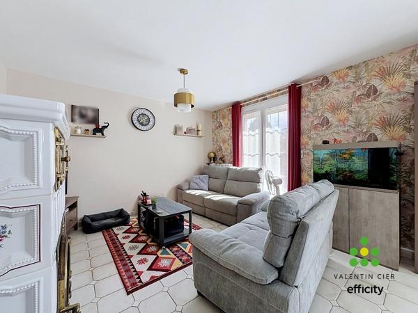 Maison
         6 pièces
        - 138 m² Exclusivité 369 900 €*