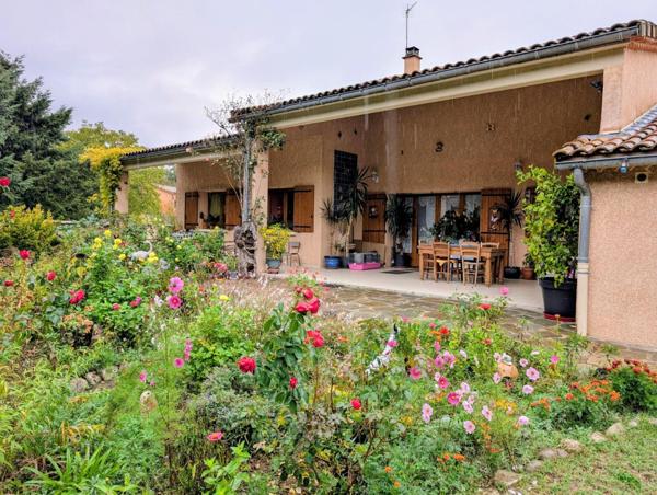 A SAISIR maison familiale de plain pied sur la commune de MEYRAS