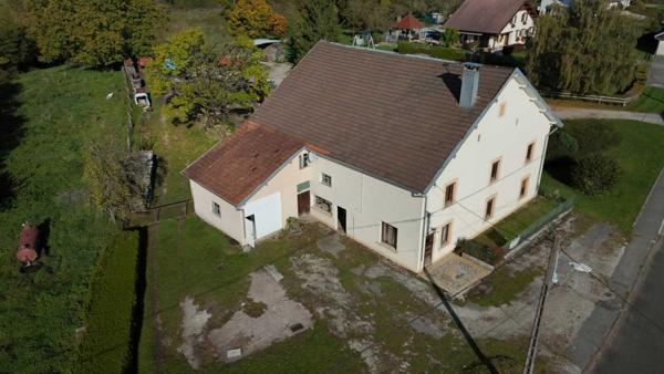 Valdahon (25800) ANCIENNE FERME DE CARACTERE ENTRE PONTARLIER et BESANCON PROCHE FRONTIERE SUISSE