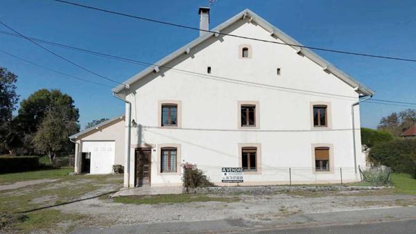 Valdahon (25800) ANCIENNE FERME DE CARACTERE ENTRE PONTARLIER et BESANCON PROCHE FRONTIERE SUISSE