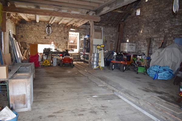 Valdahon (25800) ANCIENNE FERME DE CARACTERE ENTRE PONTARLIER et BESANCON PROCHE FRONTIERE SUISSE