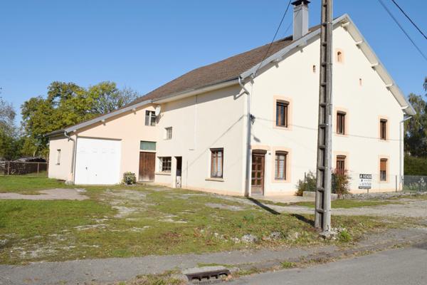 Valdahon (25800) ANCIENNE FERME DE CARACTERE ENTRE PONTARLIER et BESANCON PROCHE FRONTIERE SUISSE