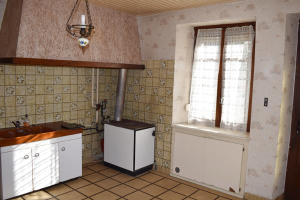 Valdahon (25800) ANCIENNE FERME DE CARACTERE ENTRE PONTARLIER et BESANCON PROCHE FRONTIERE SUISSE