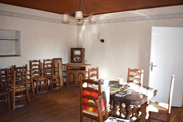 Valdahon (25800) ANCIENNE FERME DE CARACTERE ENTRE PONTARLIER et BESANCON PROCHE FRONTIERE SUISSE