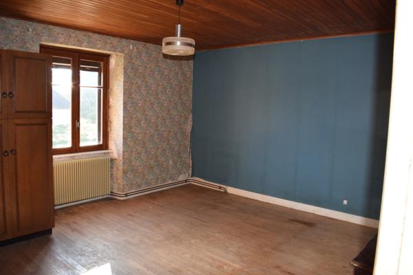 Valdahon (25800) ANCIENNE FERME DE CARACTERE ENTRE PONTARLIER et BESANCON PROCHE FRONTIERE SUISSE