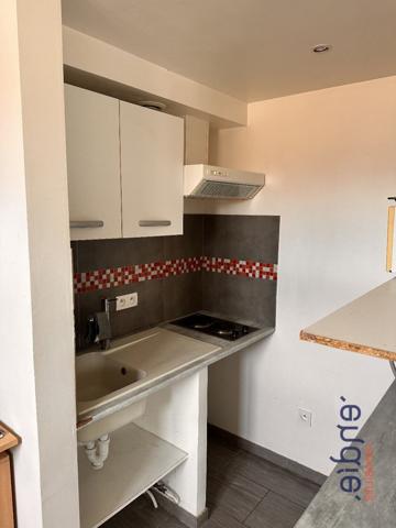 Charmant appartement F1 avec patio et cave