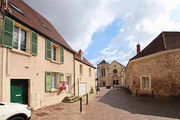 Appartement à Longpont-Sur-Orge  55 m2 refait à neuf + 45m2 de débaras (duplex)