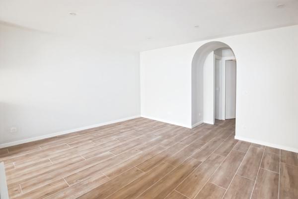 Appartement à Longpont-Sur-Orge  55 m2 refait à neuf + 45m2 de débaras (duplex)