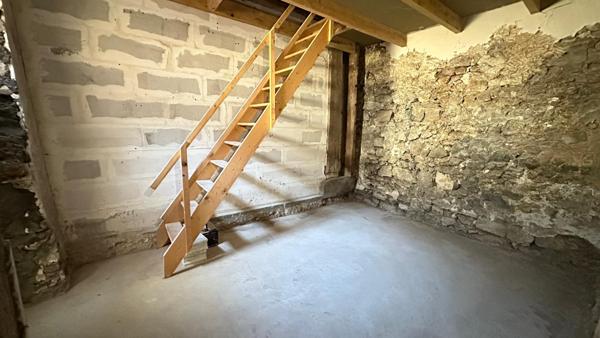 Appartement à Longpont-Sur-Orge  55 m2 refait à neuf + 45m2 de débaras (duplex)