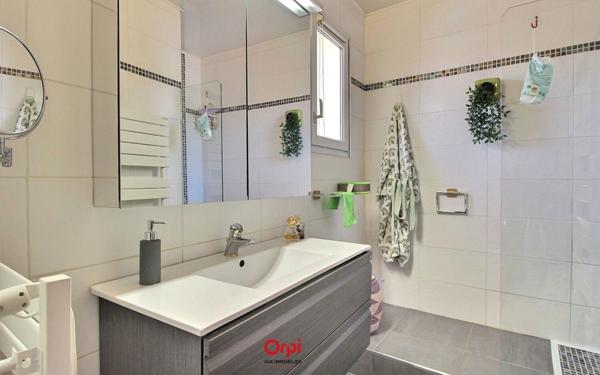 Maison à vendre    3 pièces • 79 m2 Marseille 10