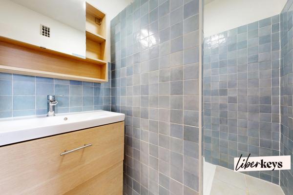 2/3p baigné de lumière - Loggia de 6 m² - RER Laplace 