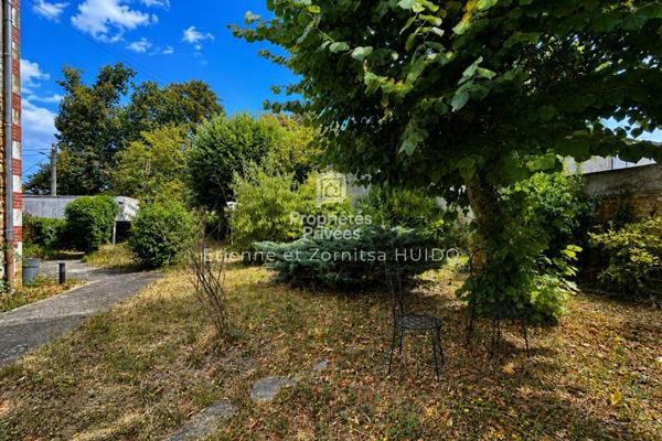 Maison de maître de 231 m² avec deux habitations Centre-ville de Vatan