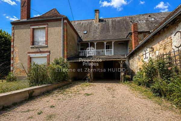 Maison de maître de 231 m² avec deux habitations Centre-ville de Vatan