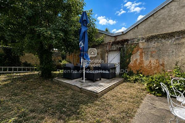 Maison de maître de 231 m² avec deux habitations Centre-ville de Vatan