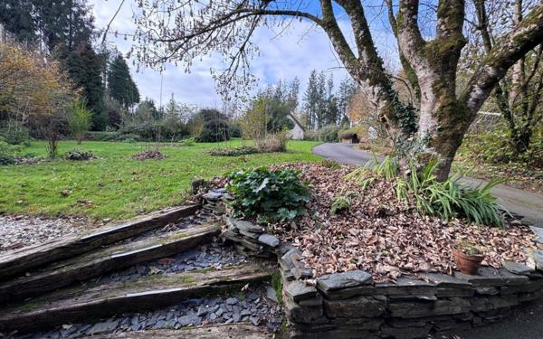 Maison à vendre    5 pièces • 177 m2 Rostrenen