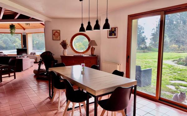 Maison à vendre    5 pièces • 177 m2 Rostrenen