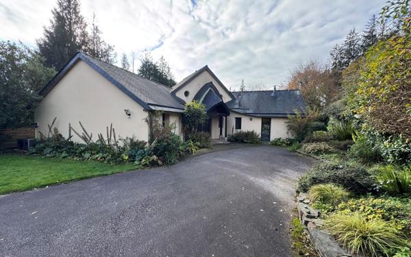 Maison à vendre    5 pièces • 177 m2 Rostrenen