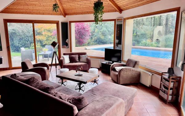 Maison à vendre    5 pièces • 177 m2 Rostrenen