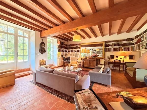 Maison de caractère avec piscine, 5 chambres, terrain 3,5 ha – 20 min Angoulême