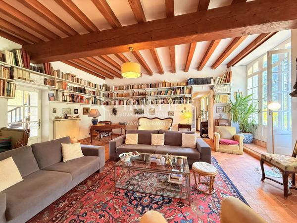 Maison de caractère avec piscine, 5 chambres, terrain 3,5 ha – 20 min Angoulême