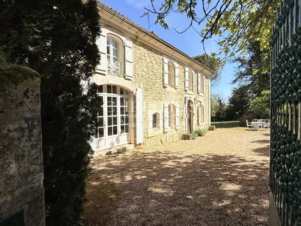 Maison de caractère avec piscine, 5 chambres, terrain 3,5 ha – 20 min Angoulême
