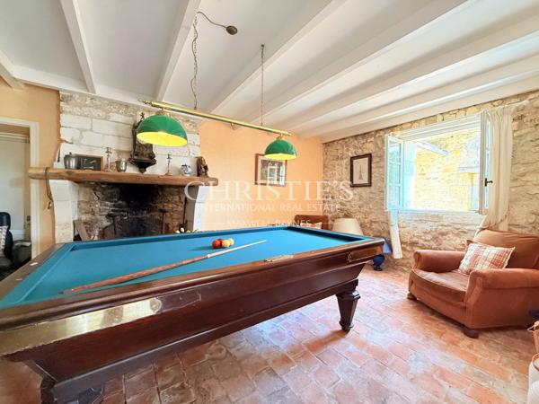 Maison de caractère avec piscine, 5 chambres, terrain 3,5 ha – 20 min Angoulême