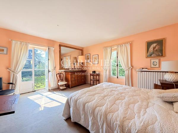 Maison de caractère avec piscine, 5 chambres, terrain 3,5 ha – 20 min Angoulême