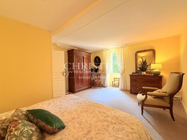 Maison de caractère avec piscine, 5 chambres, terrain 3,5 ha – 20 min Angoulême