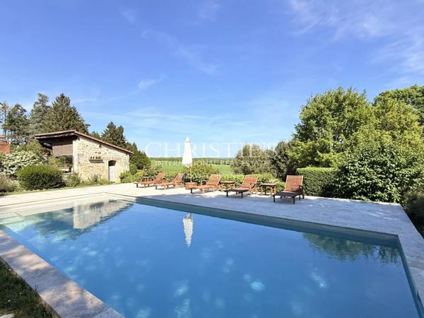 Maison de caractère avec piscine, 5 chambres, terrain 3,5 ha – 20 min Angoulême