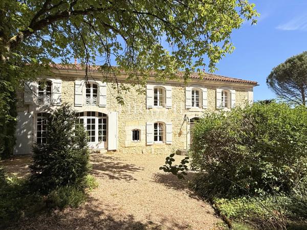 Maison de caractère avec piscine, 5 chambres, terrain 3,5 ha – 20 min Angoulême